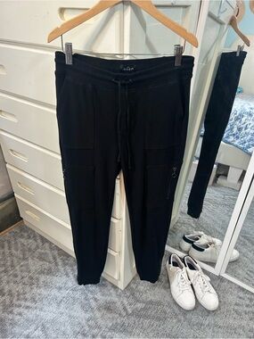 White House Black Market Sleek Contemporary Errands Jogger Pants✨